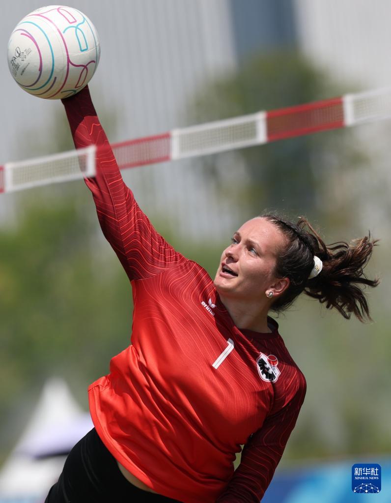 获胜, 新华社记者, KqOt