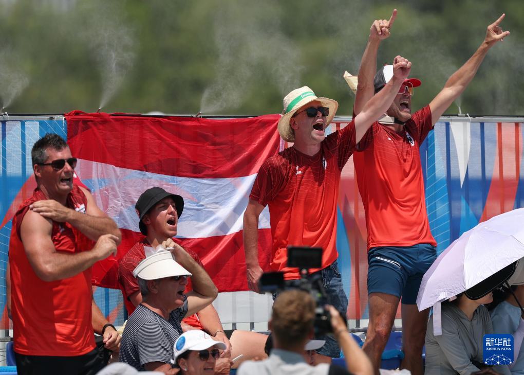 场边的奥地, 获得铜牌, 德国队胜奥