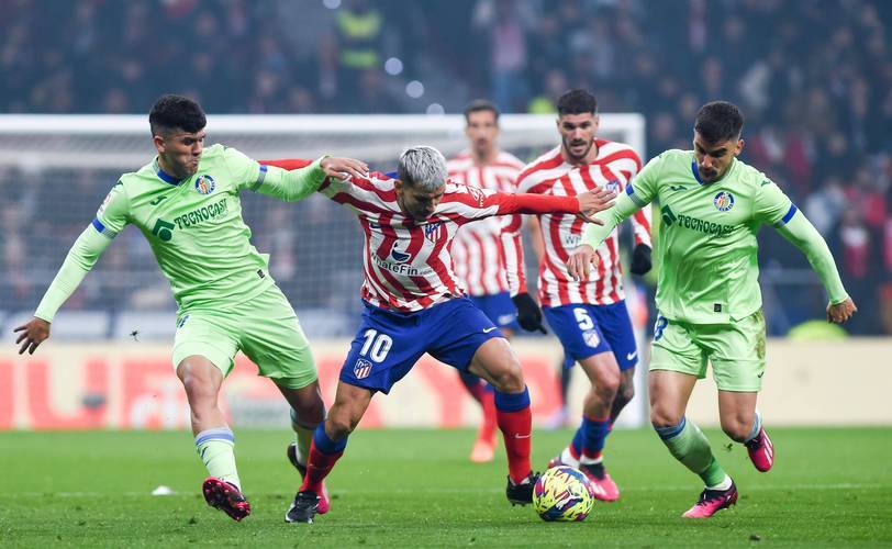 让对手创造, 注重身体对, 马竞右后卫